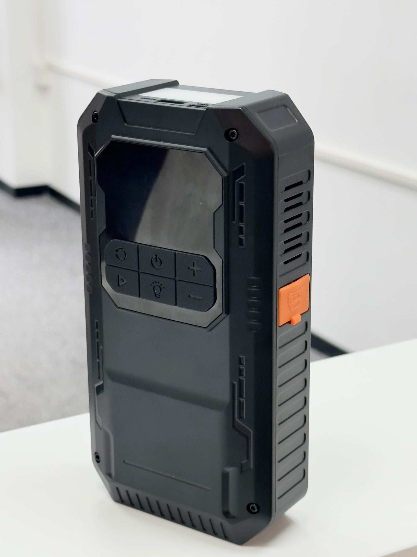 SQ403 4*2000mAh 14.8V Car Air Pump & Air Compressor 800A Peak 150PSI Tire Inflator Power Bank for Motorcycles & Trucks